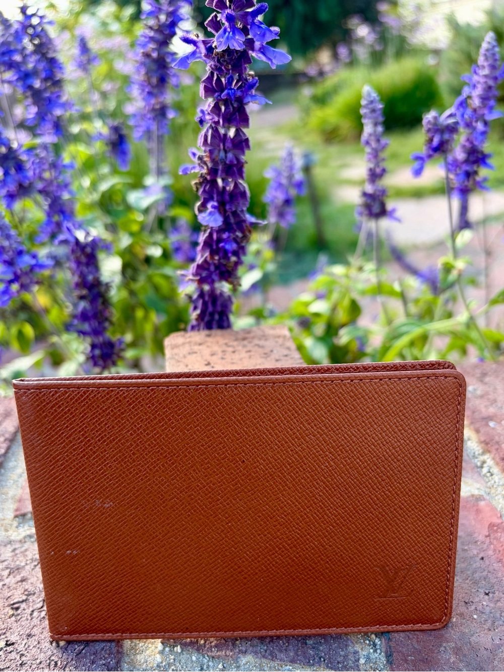 Louis Vuitton Taiga Leather ID Card Wallet Auth 1997 France
Date Code Unisex